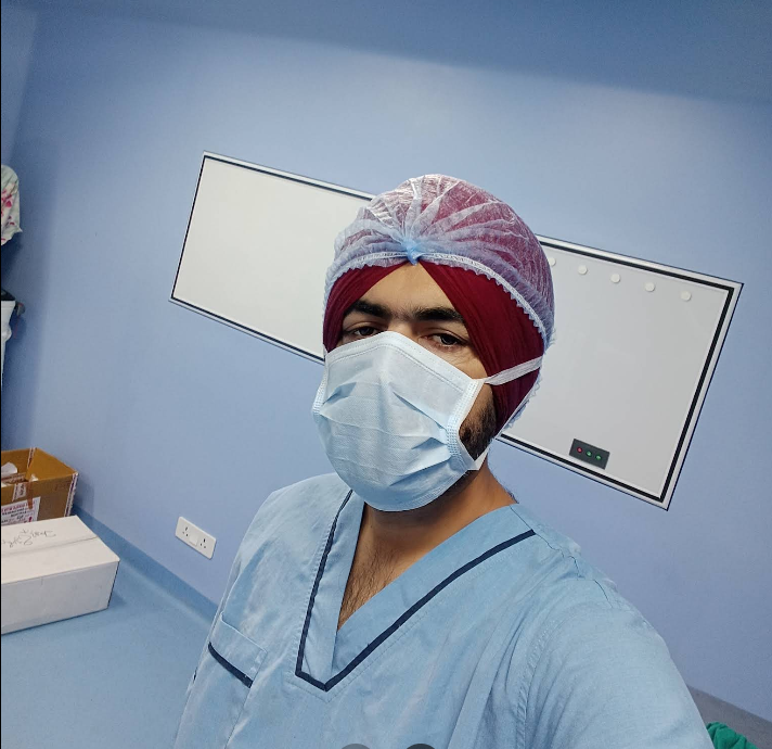 Darshan Ambulance Service trained medical staff in scrubs